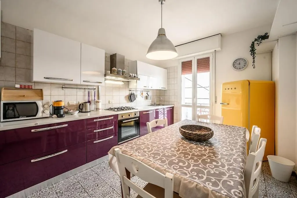 The Youth House Near Downtown & Hesperia Hospital Modena Apartment