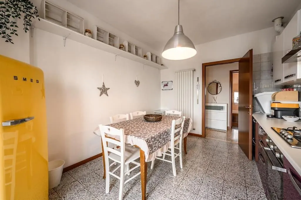 The Youth House Near Downtown & Hesperia Hospital Modena