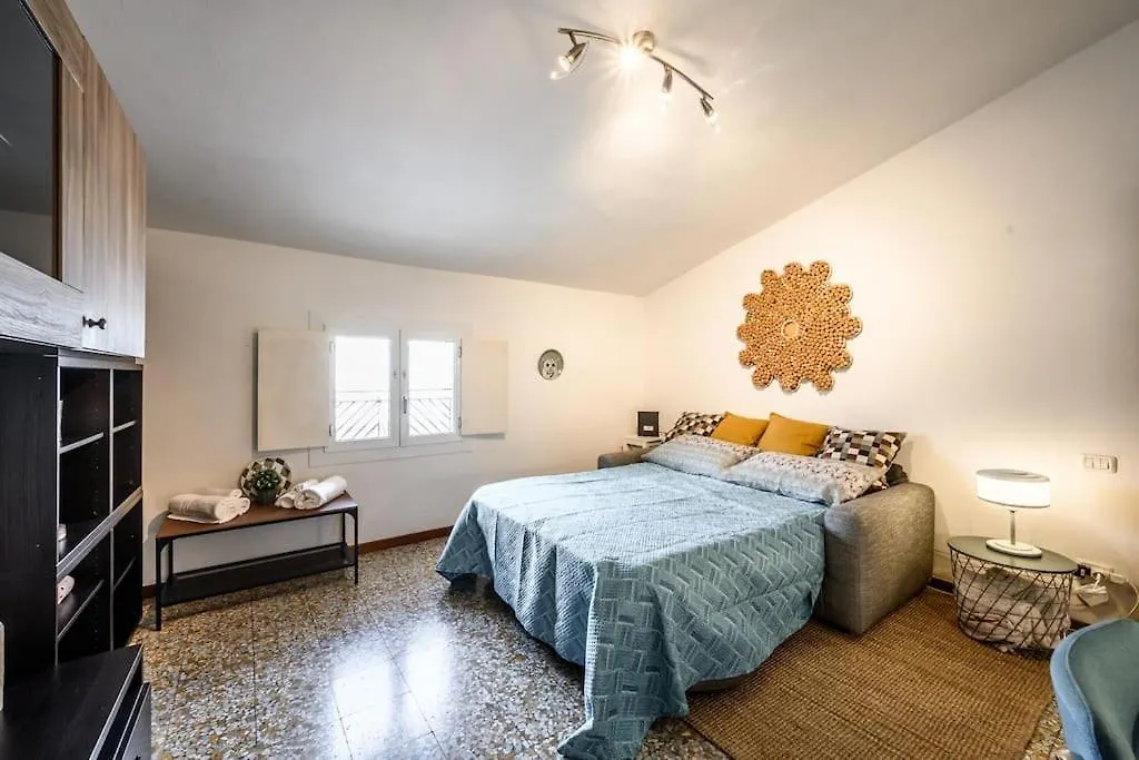The Youth House Near Downtown & Hesperia Hospital Modena 0*,  Italy